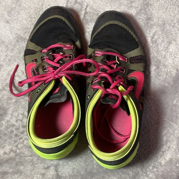 Nike training shoes size 8 1/2 - Picture 4 of 8